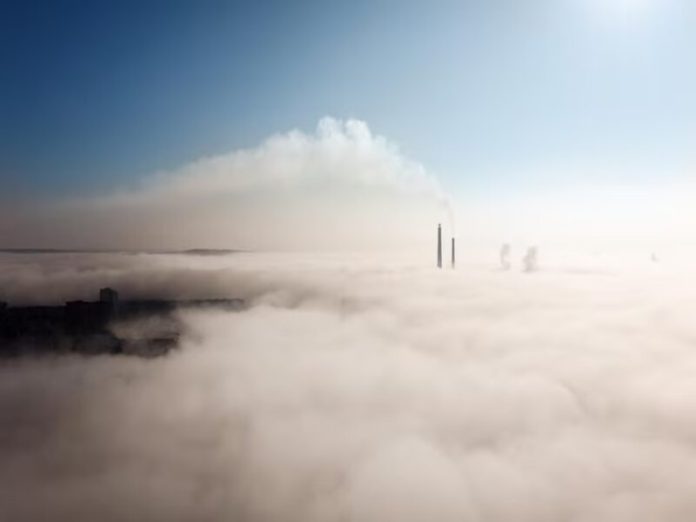 La-pollution-affecte-t-elle-la-chute-des-cheveux-_-1-696x522