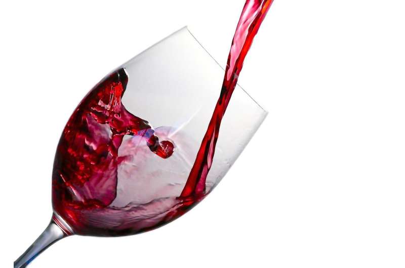 How to prevent 'wine teeth' this holiday