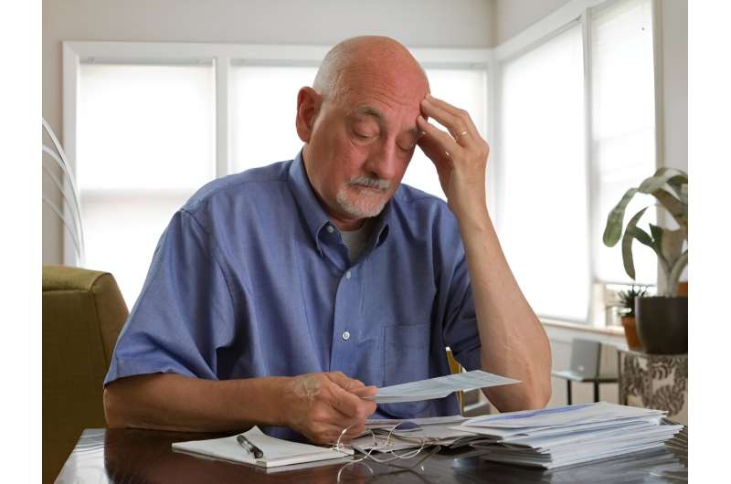 Older Americans' finances decline in years before dementia diagnosis 