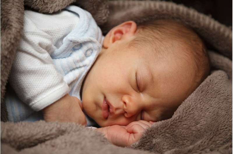 Pediatrician offers advice on how to safely help a baby with a stuffy nose sleep 