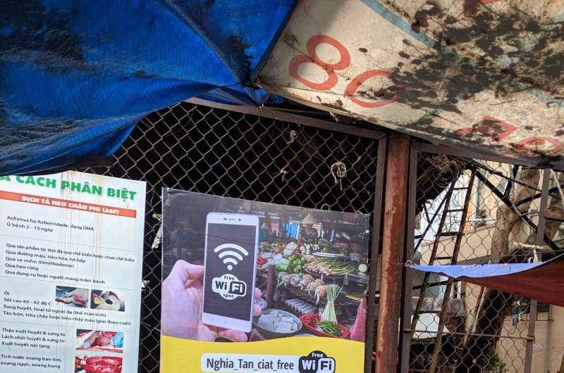 Researchers analyzed and interpreted mobile device tracking data from 25 Wi-Fi access points to characterize the changes in behavior in the users of hundreds of stores and food stalls across wet markets in Hanoi. Credit: Louis Reymondin / Alliance of Bioversity and CIAT