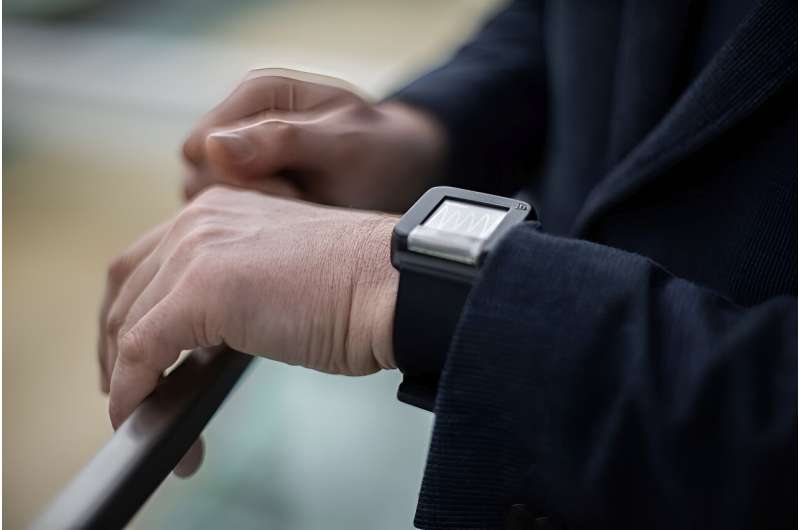 Smart wrist-worn device developed by Lithuanian scientists. Credit: KTU