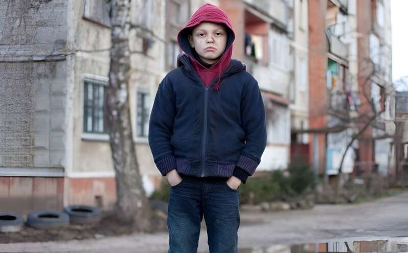 Neighborhood poverty in childhood increases risk of death by unnatural causes, study finds 