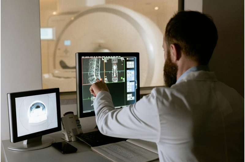 New AI model efficiently reaches clinical-expert-level accuracy in complex medical scans