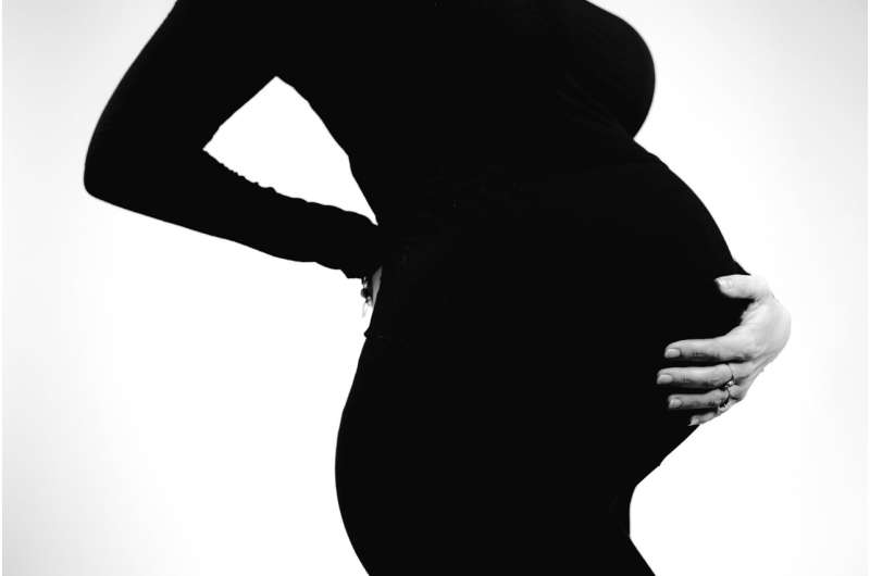 Study suggests early induction of labor could reduce inequities in pregnancy outcomes