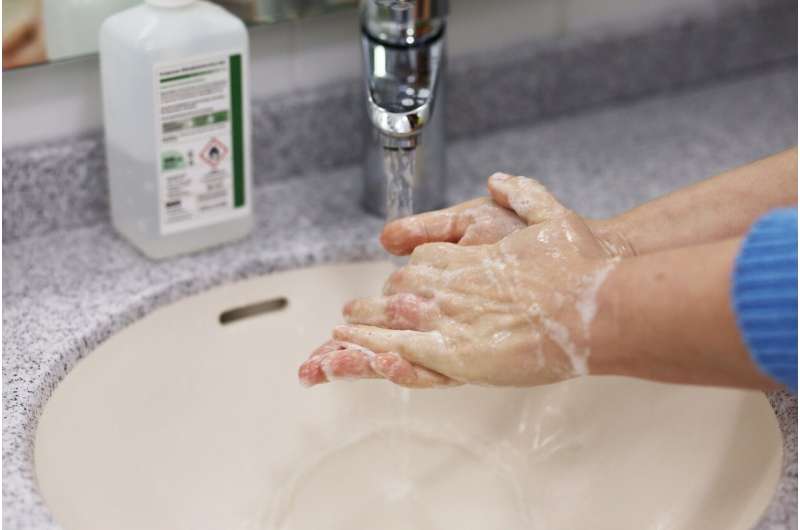 Children and good hand-washing habits 