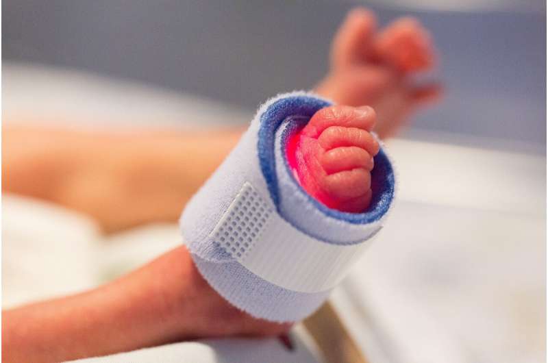 New approach may prevent deadly intestinal disease in preemies