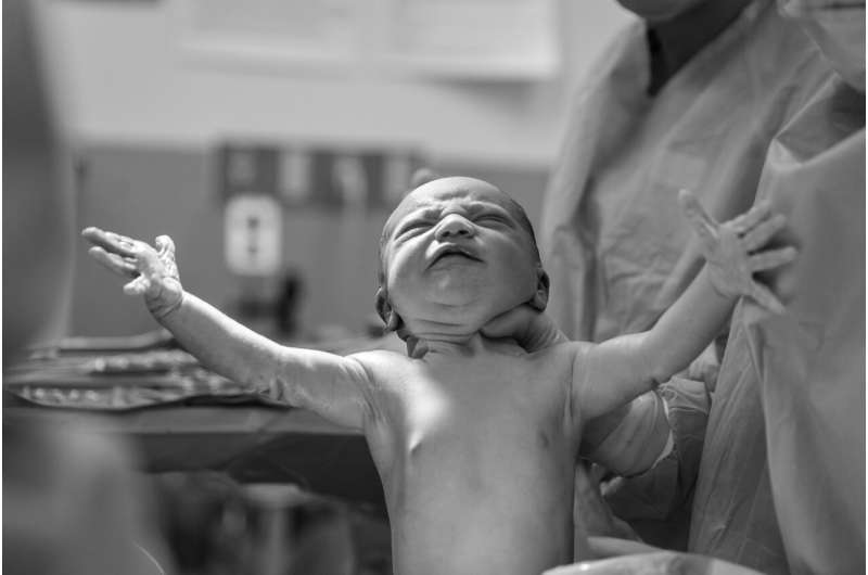 Major water birth safety study finds no increased risk of death, major trauma 