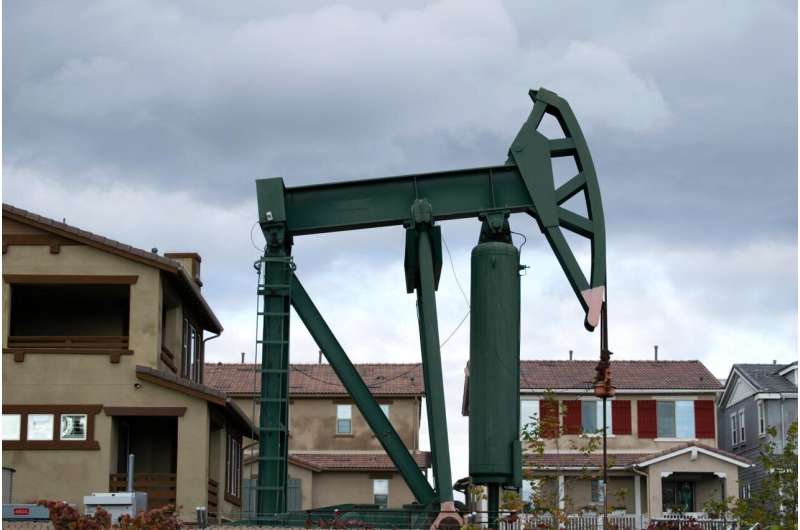 Living near oil and gas wells may increase preterm birth risk 