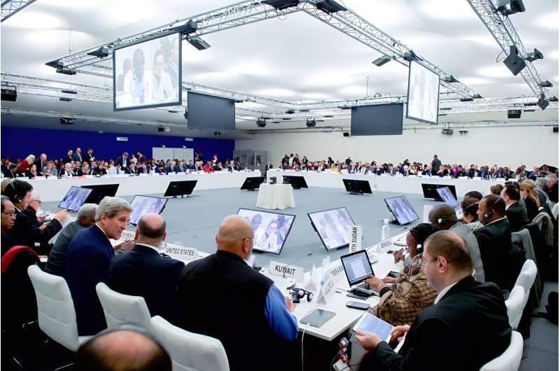 A plenary session of the COP21 climate change conference (11 December 2015, at LeBourget Airport in Paris, France). Credit: US Federal Government