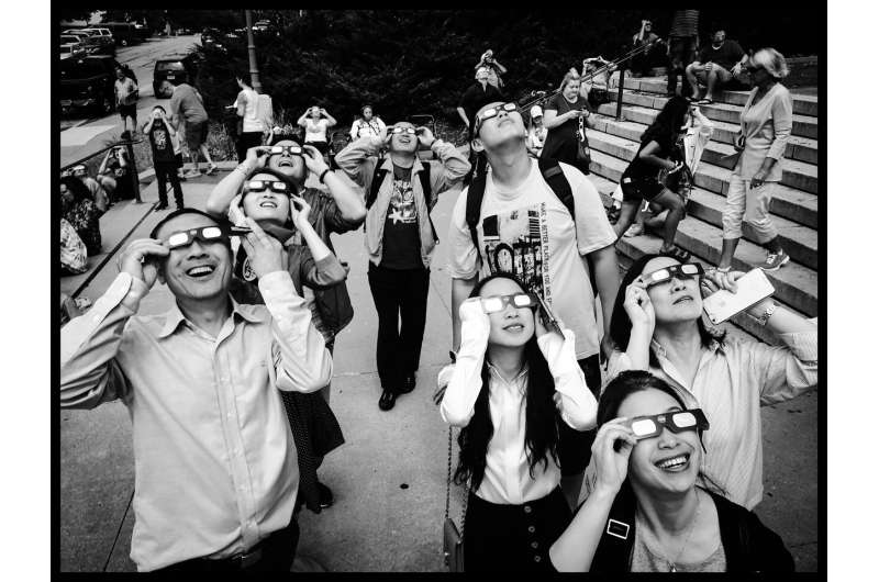 Solar eclipse: Glasses are key says ophthalmologist