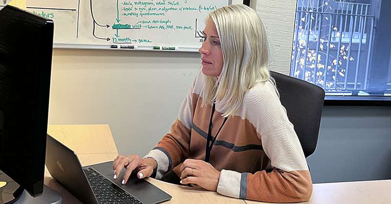 Britta Larsen leads a group that used computed tomography scans from the early 2000s to determine men with greater muscle area have greater risk of coronary heart disease. Credit: UC San Diego Health Sciences