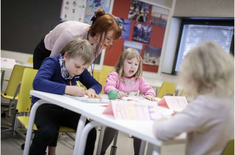 Children with fine motor skills succeed at the beginning of the school path 