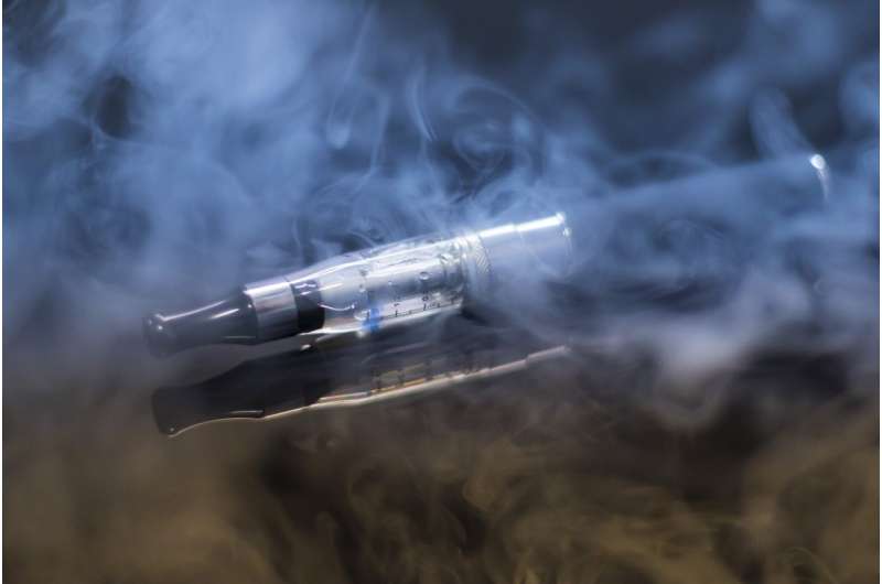 Doctors and nurses reluctant to recommend e-cigarettes to cancer patients 