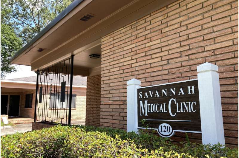 At least 66 US clinics have halted abortions, institute says 