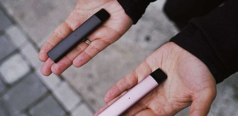 My teen's vaping. What should I say? Three expert tips on how to approach 'the talk' 