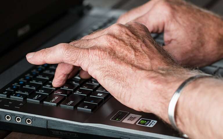 Frequent internet use improves mental health in older adults 