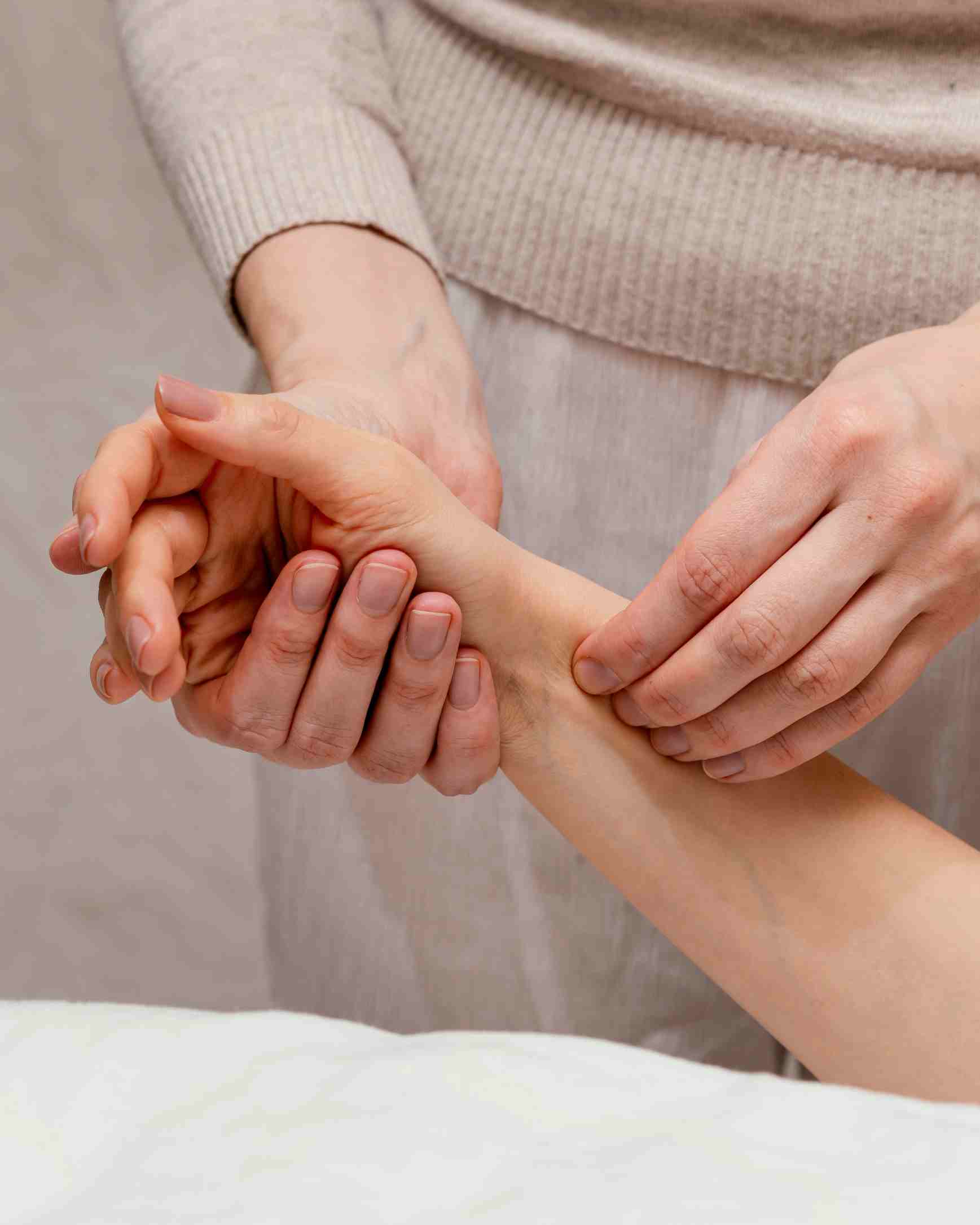 The Differences Between TCM Tuina, Thai Massage, and Ayurvedic Massage